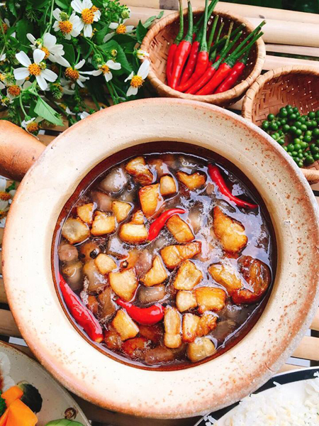 com chay rau cu luoc cham kho quet