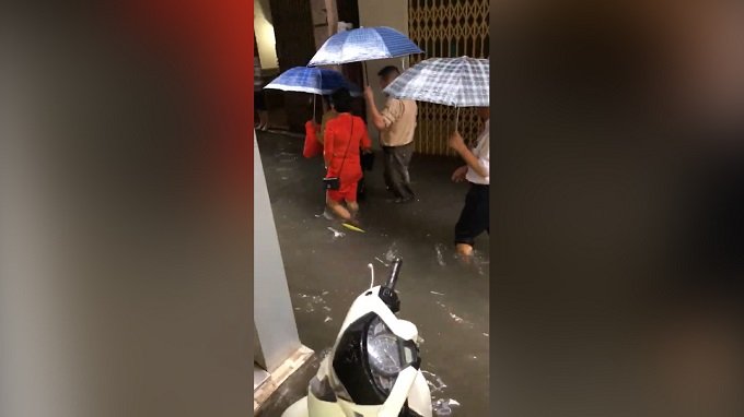 nha trai trum ao mua boi vao nha gai trong le an hoi o hai phong