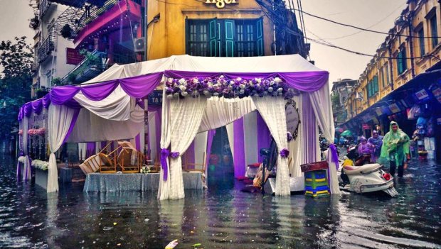 nha trai trum ao mua boi vao nha gai trong le an hoi o hai phong