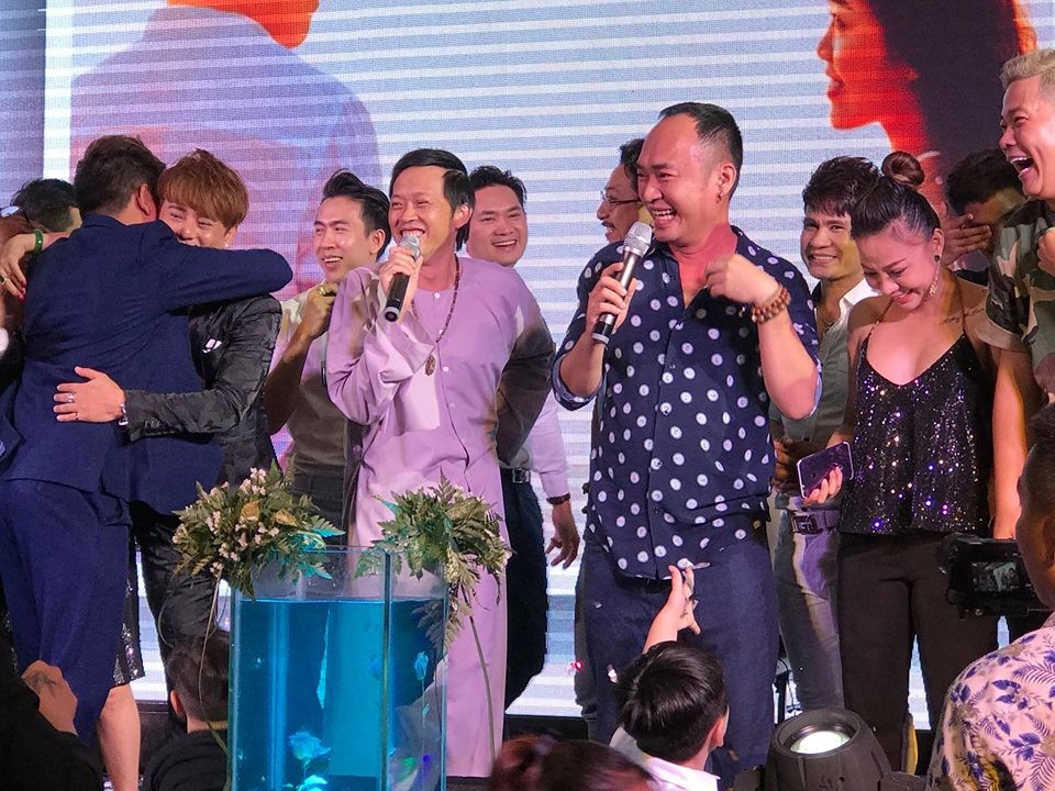 nha trai trum ao mua boi vao nha gai trong le an hoi o hai phong