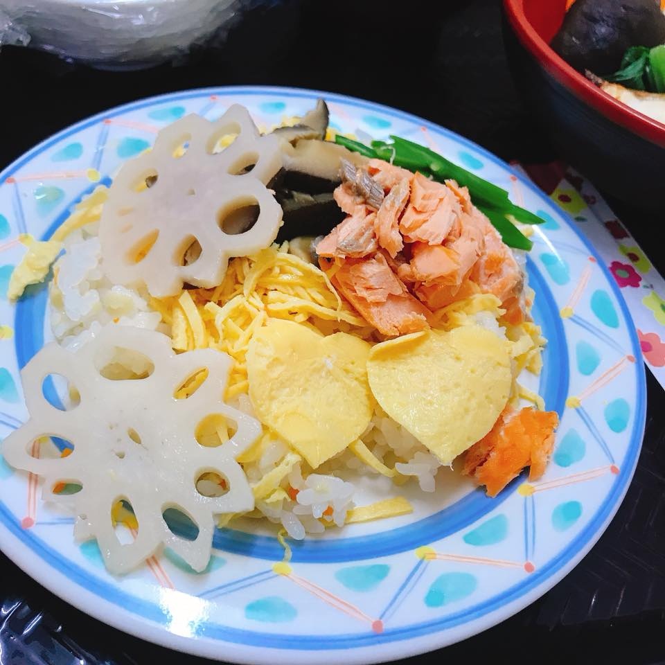 thuc don com cu nhu khach san cua me viet tai nhat ban