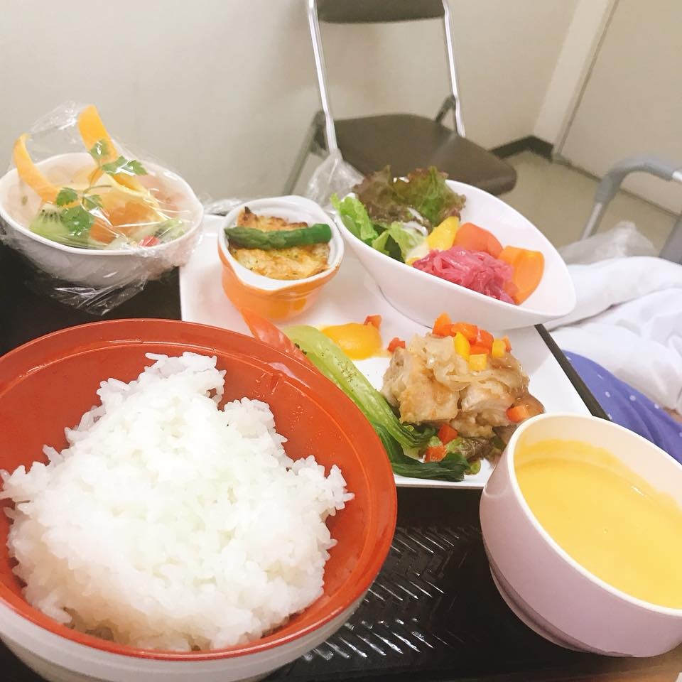 thuc don com cu nhu khach san cua me viet tai nhat ban