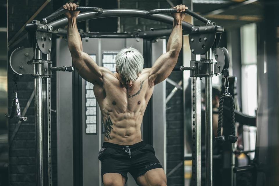 the hinh chuan tung centimet cua chang trai tre sau 4 nam tap gym