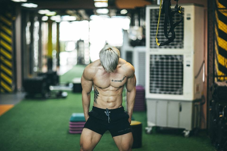 the hinh chuan tung centimet cua chang trai tre sau 4 nam tap gym