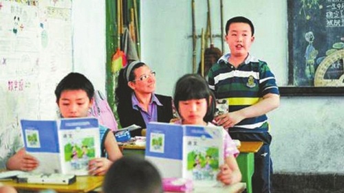10 nam den lop cung con ba me giup con trai tu ky vao dai hoc