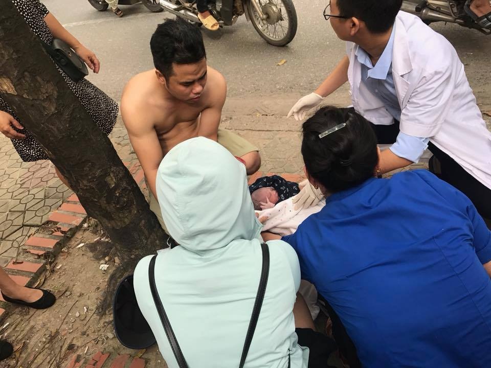 de roi giua long ha noi me tre de nhanh ki luc sau 7 giay con da chao doi