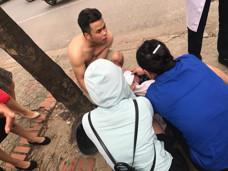 de roi giua long ha noi me tre de nhanh ki luc sau 7 giay con da chao doi