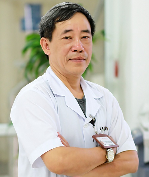 bac si ung buou noi gi ve can benh ung thu phoi cua dien vien mai phuong