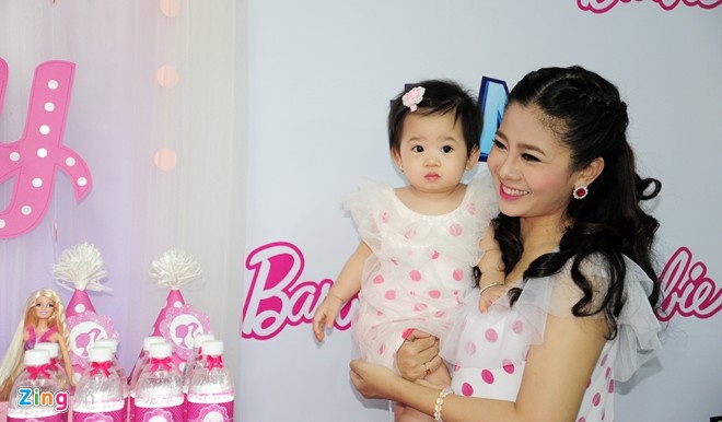 dien vien mai phuong ba me don than kien cuong cua showbiz viet