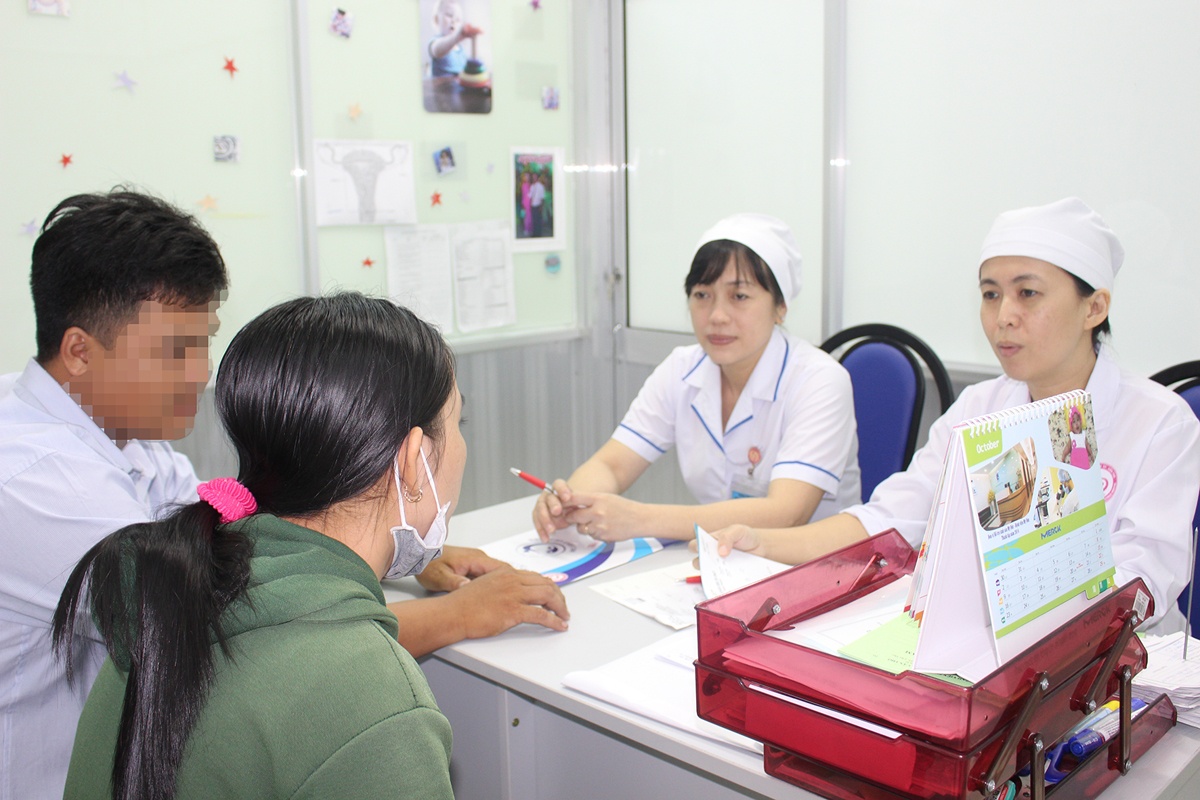 chuyen vo chong hiem muon dat chuong hen gio yeu lam tran theo chi dinh bac si