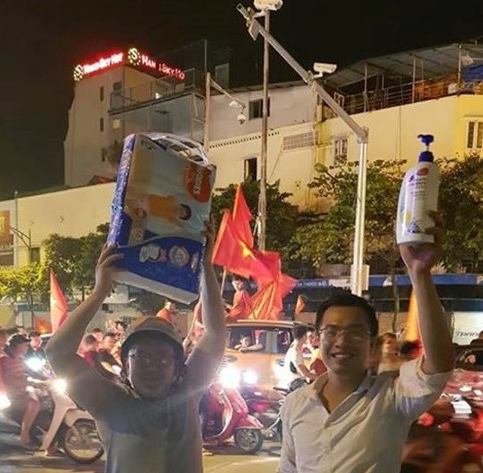 1.001 cách cổ động viên ăn mừng chiến thắng của Olympic Việt Nam 1001 cach co dong vien an mung chien thang cua olympic viet nam