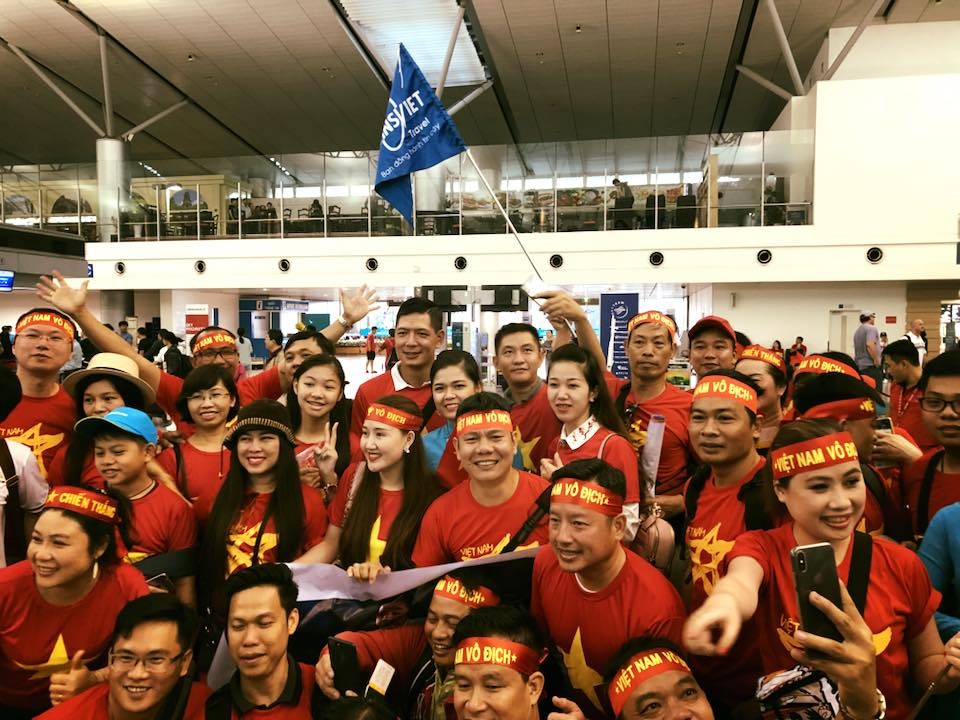 cdv viet nam phu do mot goc san bay chuan bi len duong sang indonesia co vu doi nha
