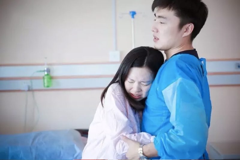 Xúc động trước bộ ảnh ‘nhật ký đi đẻ’ chân thực của bà mẹ trẻ xuc dong truoc bo anh nhat ky di de chan thuc cua ba me tre