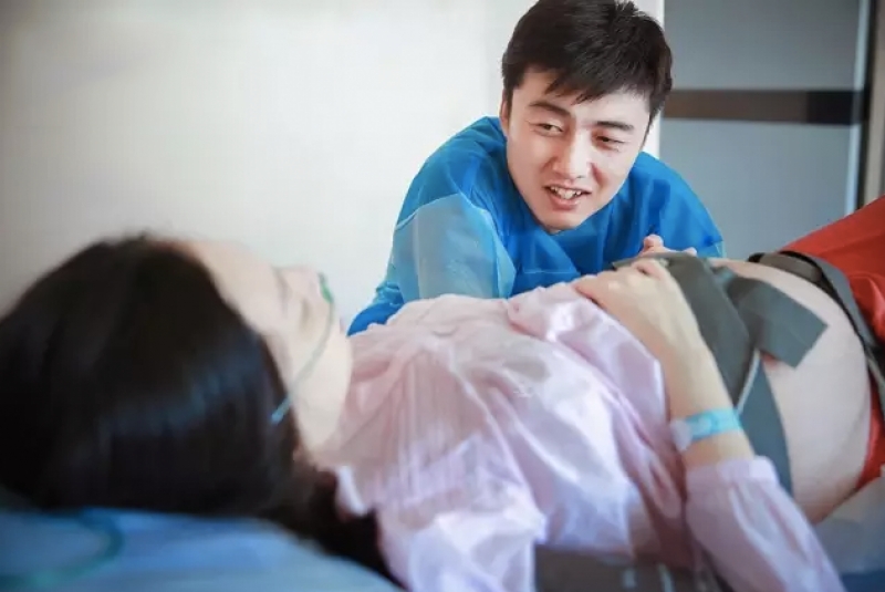 Xúc động trước bộ ảnh ‘nhật ký đi đẻ’ chân thực của bà mẹ trẻ xuc dong truoc bo anh nhat ky di de chan thuc cua ba me tre