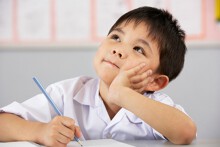 Bí quyết ‘sống sót’ qua lớp 3 của cậu bé 8 tuổi