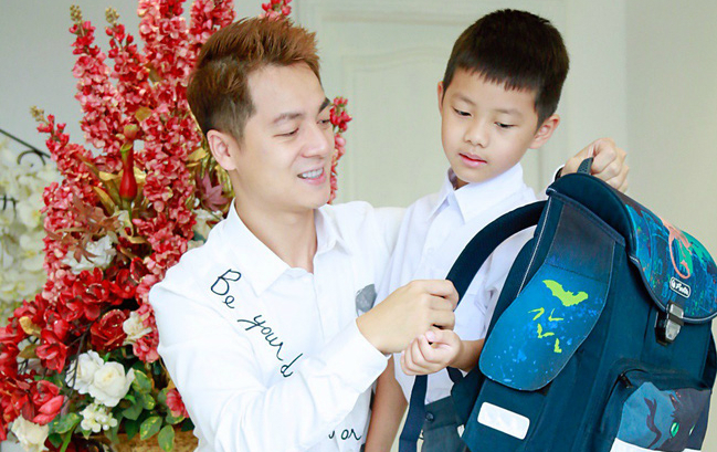 vo chong dang khoi thuy anh chon truong cong cho con khi vao lop 1