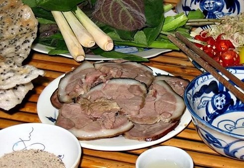 an thit cho dang len an hay khong cong dong mang lai tranh cai nay lua