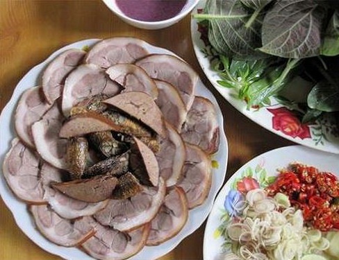 an thit cho dang len an hay khong cong dong mang lai tranh cai nay lua