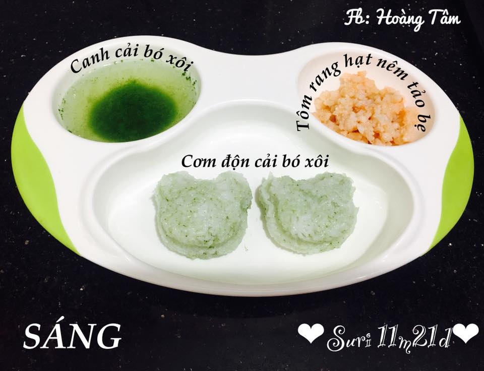 thuc don com nat an nhu nguoi lon cua em be 10 thang tuoi