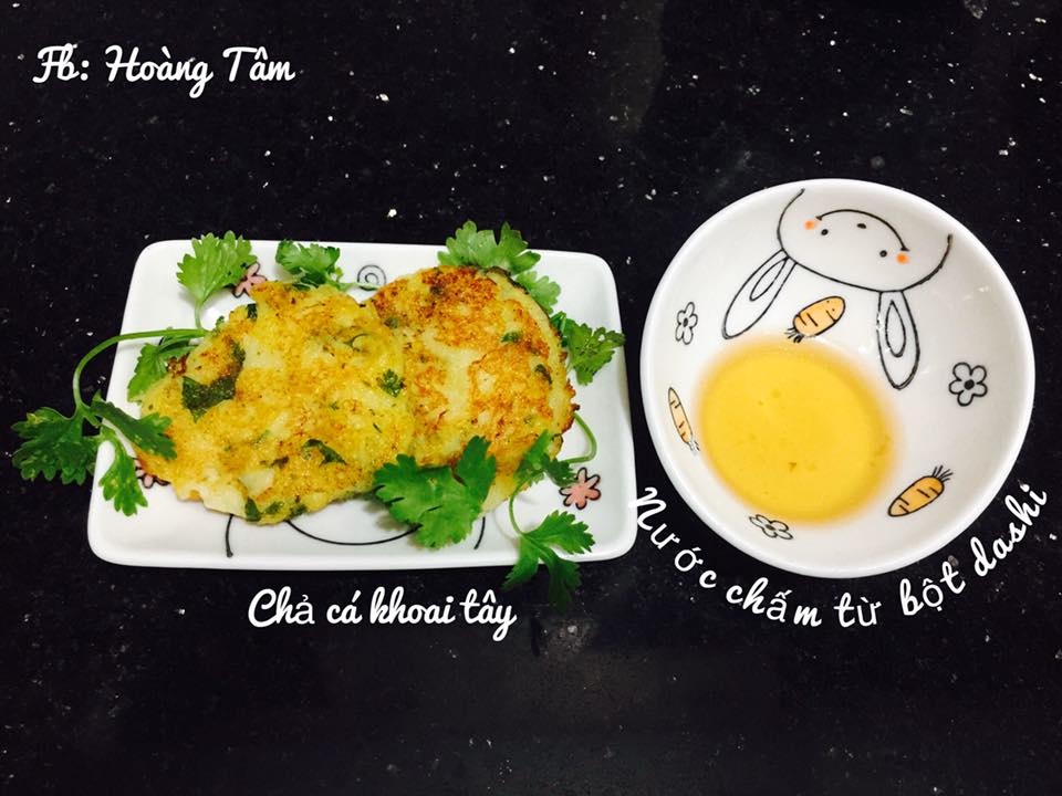 thuc don com nat an nhu nguoi lon cua em be 10 thang tuoi