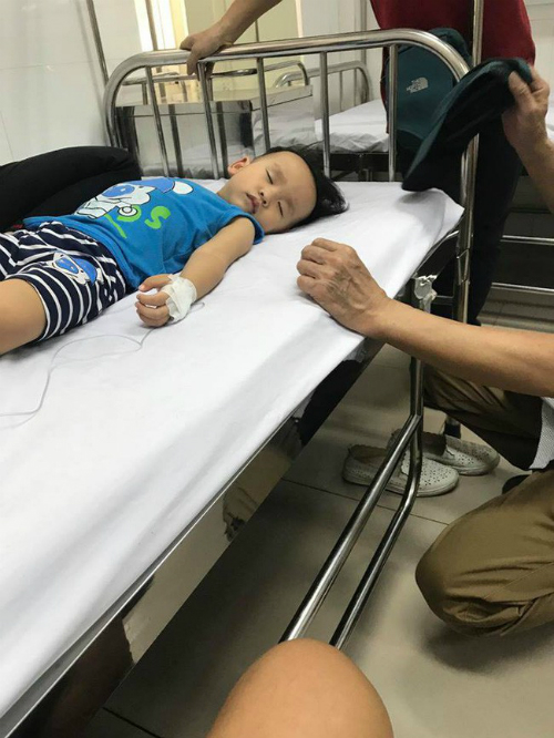 ong bo ha noi tuyen bo se khong bao gio lap lai cach de con khoc chan roi tu nin