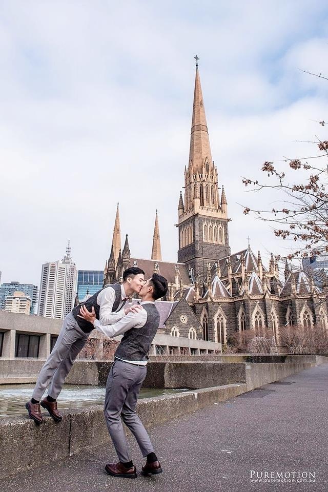 chuyen tinh 10 nam cua cap dong tinh nam dien trai cang duoc yeu cang cam thay an toan