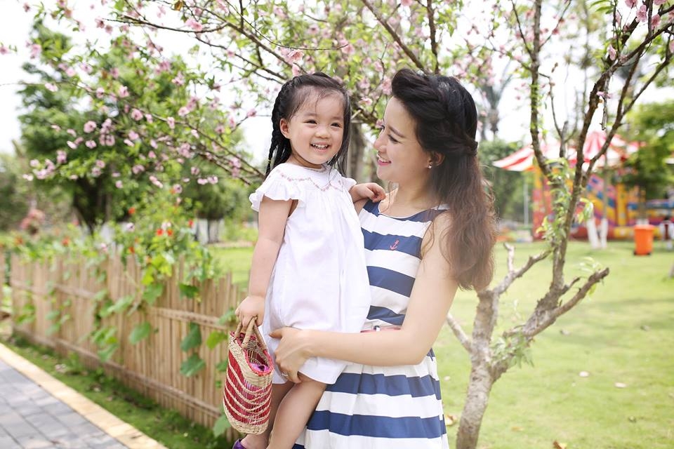 mc minh trang hay nuoi day nhung em be hanh phuc
