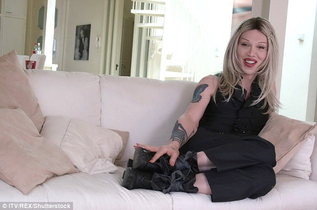 pete burns nam ca si tung 300 lan dao keo qua doi o tuoi 57