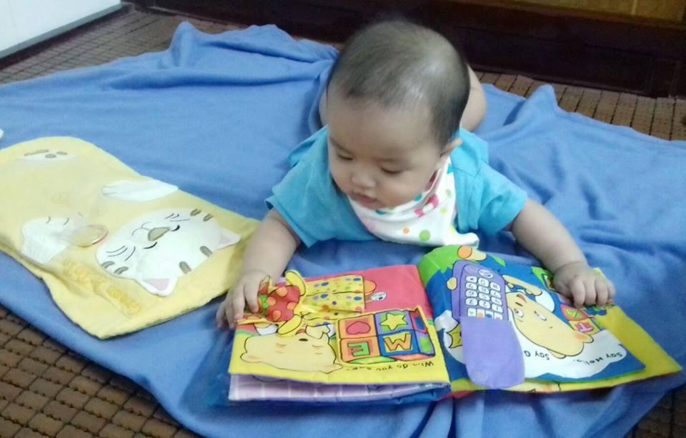 em be hanh phuc nhat khu pho duoc choi cung ca bo va me ngay tu 0 thang tuoi