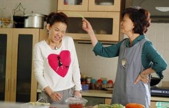 Mẹ chồng lười biếng, đẩy việc nhà cho con dâu