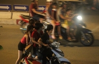 chuyen chua ke sau canh cua phong karaoke tay vin