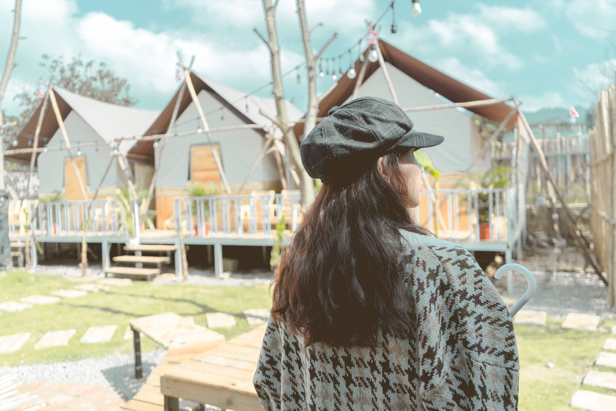 dung ngoi khong yen truoc homestay moi toanh dam chat chau au giua long moc chau