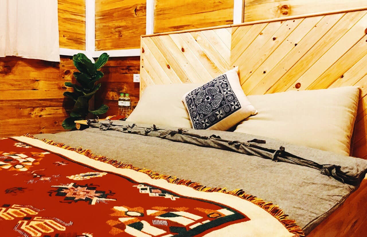 dung ngoi khong yen truoc homestay moi toanh dam chat chau au giua long moc chau