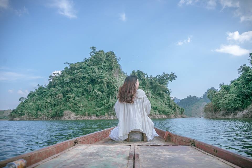 dung ngoi khong yen truoc homestay moi toanh dam chat chau au giua long moc chau