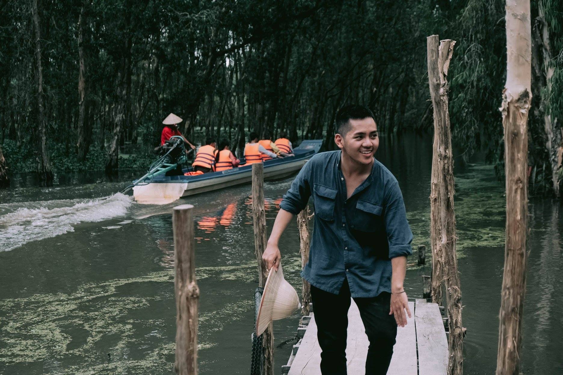 Cùng Thắng Cuội lạc lối ở miền Tây ‘gạo trắng nước trong’ những ngày sau lũ lụt cung thang cuoi lac loi o mien tay gao trang nuoc trong nhung ngay sau lu lut