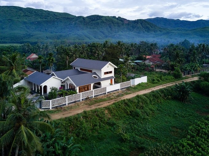 ngoi nha dep nhu resort con trai xay tang ba me o binh dinh