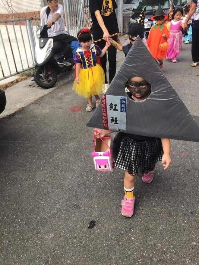 cuoi nghieng nga voi nhung man hoa trang halloween doc dao nhat nam nay