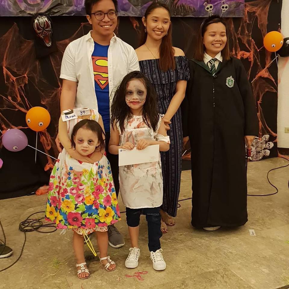 Vượt xa các loại ma quỷ, cô bé ôm đầu đi xin kẹo gây bão MXH mùa Halloween vuot xa cac loai ma quy co be om dau di xin keo gay bao mxh mua halloween