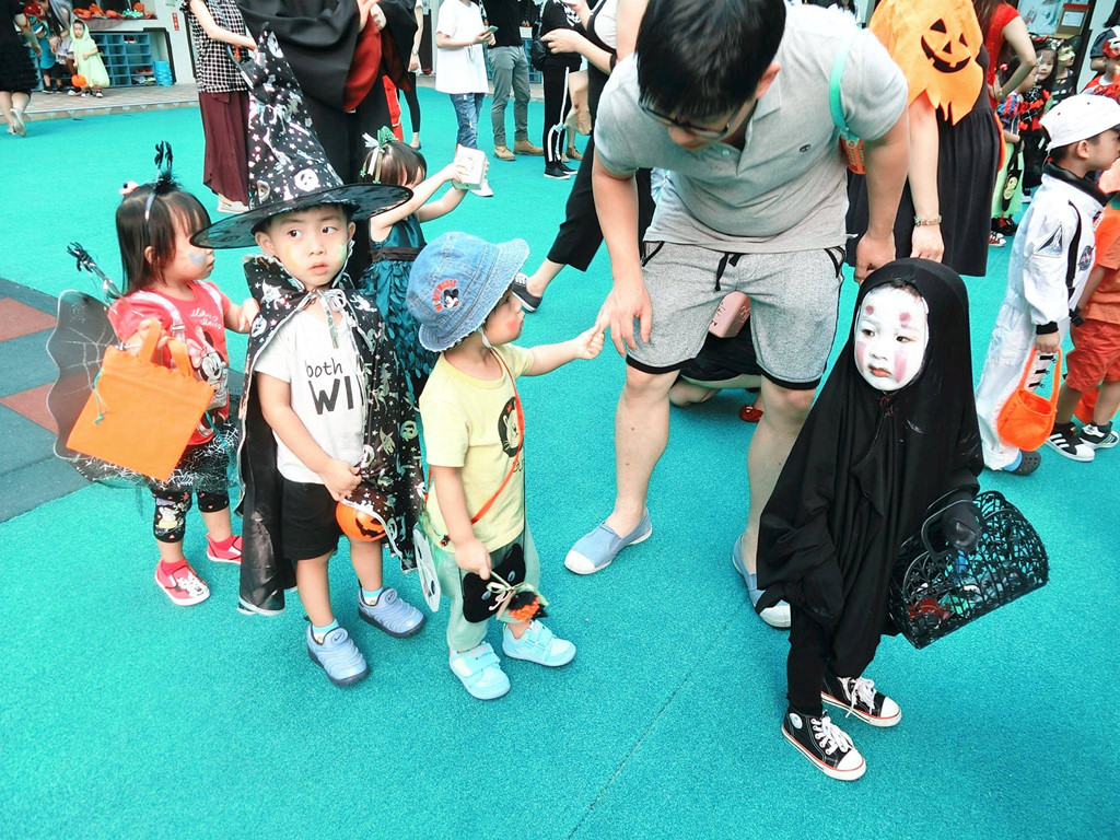 co be vo dien hot nhat mua halloween 2016 gio ra sao