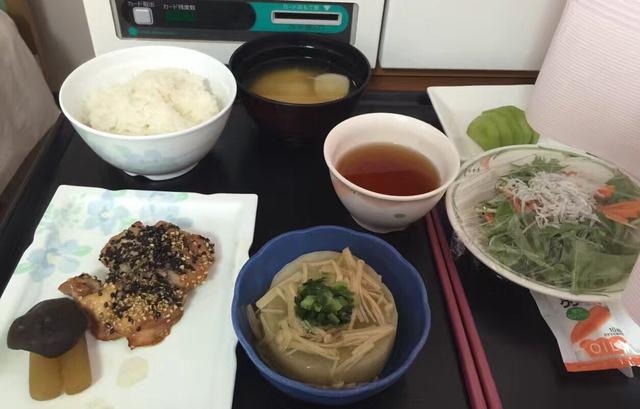 phu nu nhat ban an gi khi o cu