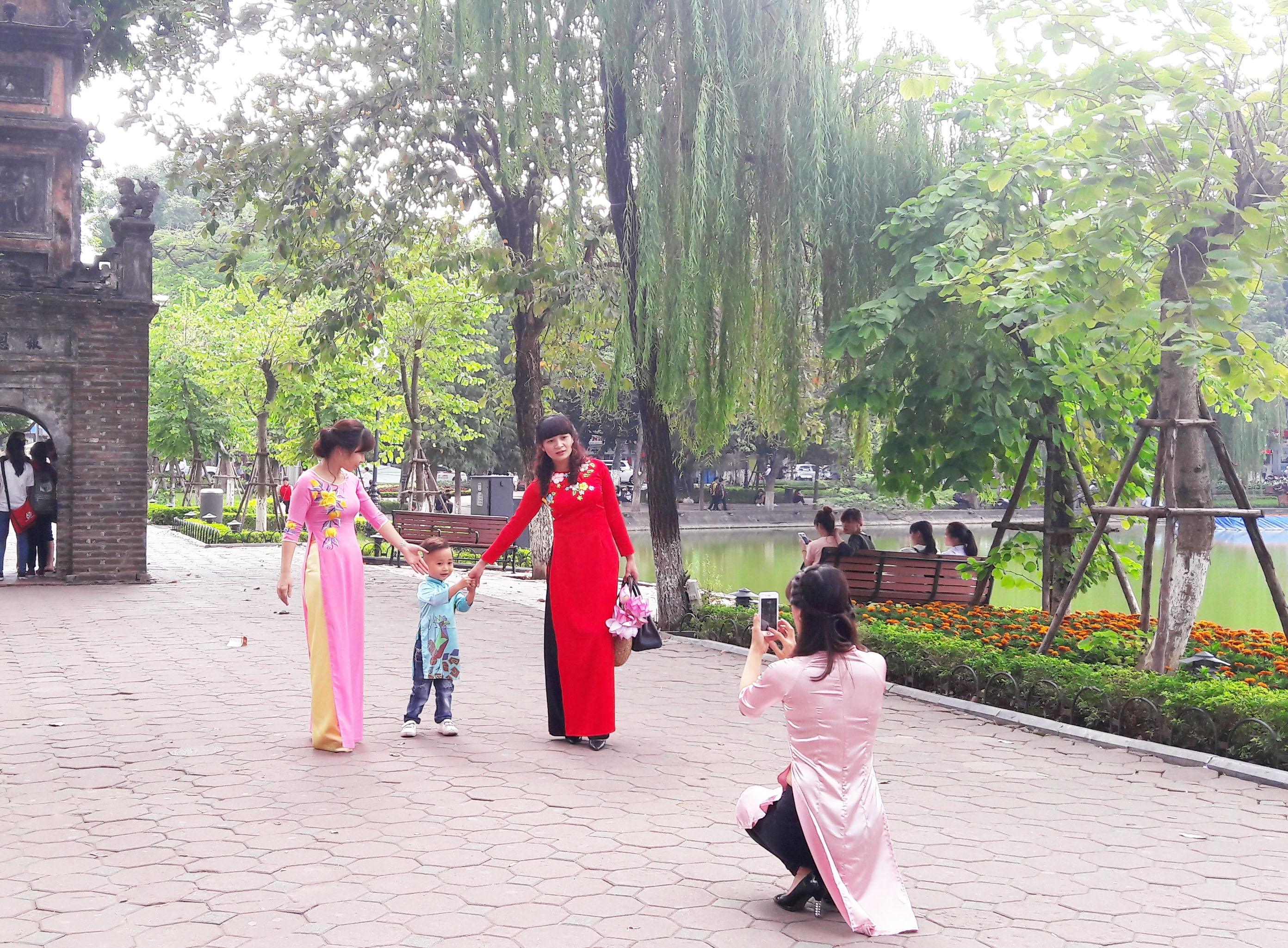 ha noi nang nong bat thuong giua mua dong
