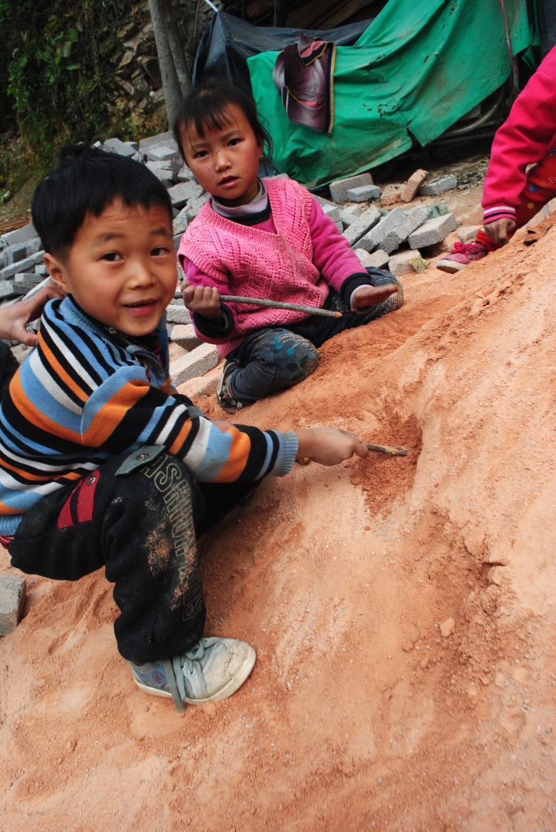 Trẻ nông thôn 'sướng' hơn trẻ thành phố ra sao? tre nong thon suong hon tre thanh pho ra sao