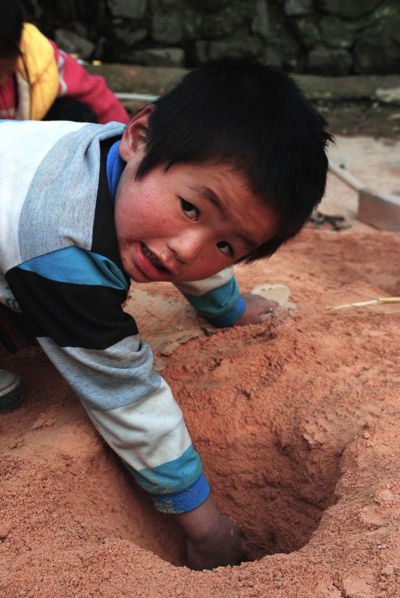 Trẻ nông thôn 'sướng' hơn trẻ thành phố ra sao? tre nong thon suong hon tre thanh pho ra sao