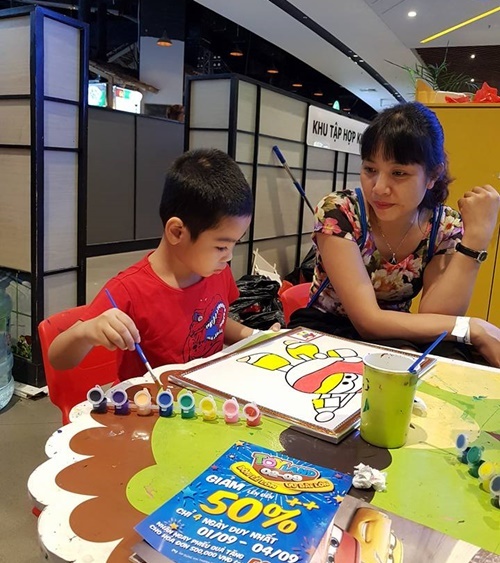 ba me hai con o hung yen thu hang ta nong pham tu vuon rau san thuong 40 m2