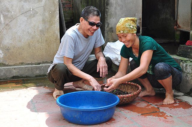 cau chuyen ve tinh chi duyen em cam dong cua nguoi dan ong mu loa