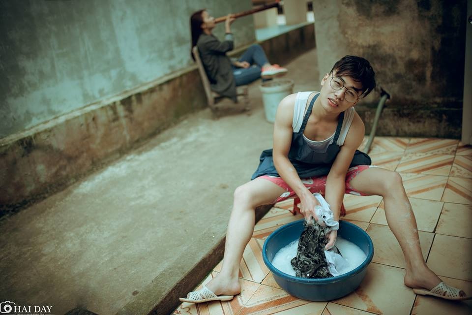 cuoi te ghe voi bo anh hai la dan ong da kho lay nham vo con kho hon