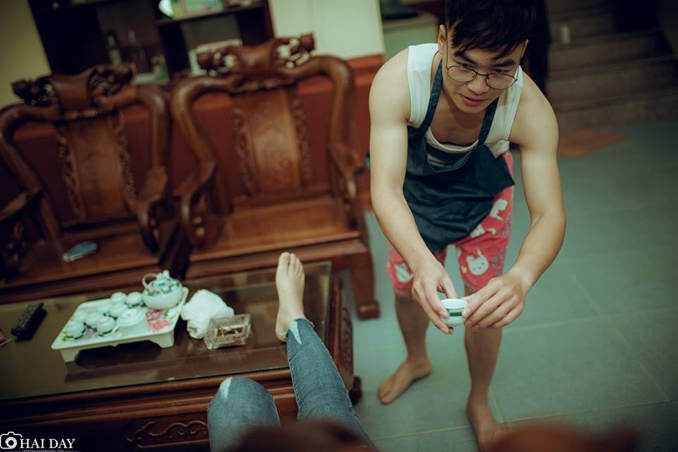 cuoi te ghe voi bo anh hai la dan ong da kho lay nham vo con kho hon
