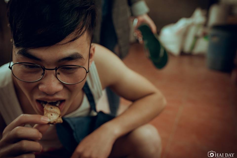 cuoi te ghe voi bo anh hai la dan ong da kho lay nham vo con kho hon