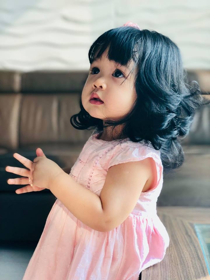 nghien mua quan ao cho con benh nang kho chua cua hoi me cuong con gai