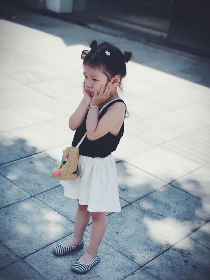 nghien mua quan ao cho con benh nang kho chua cua hoi me cuong con gai